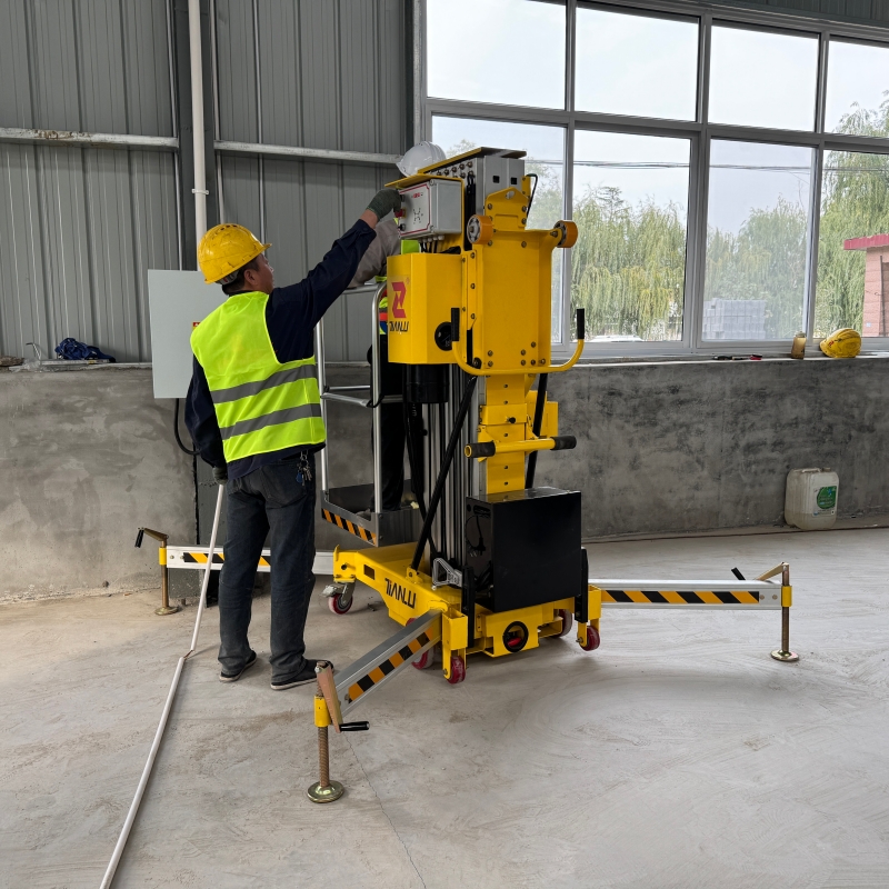 Vertical Mast Lift (10) Vertical Mast Lift (10)